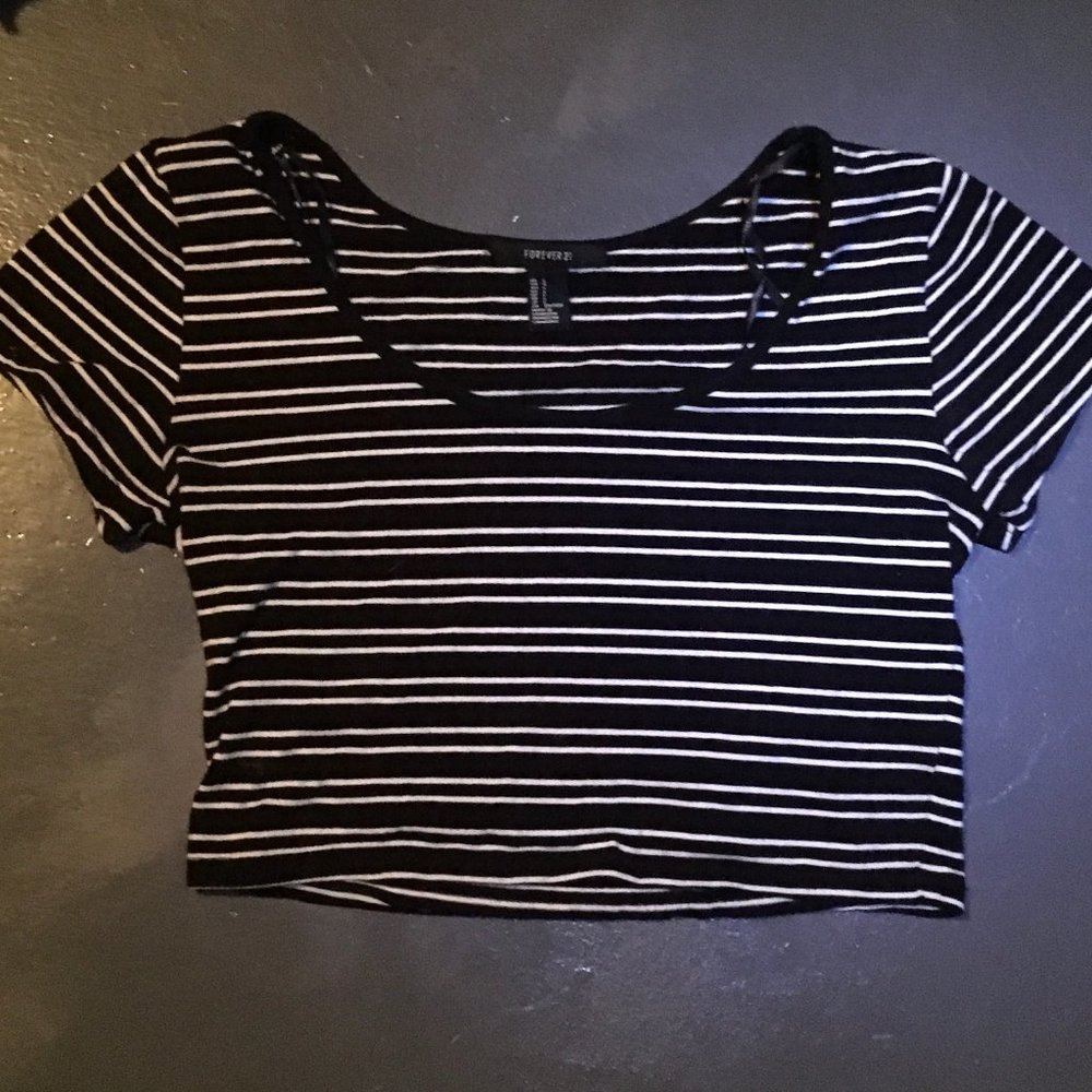 Striped Cropped T-shirt